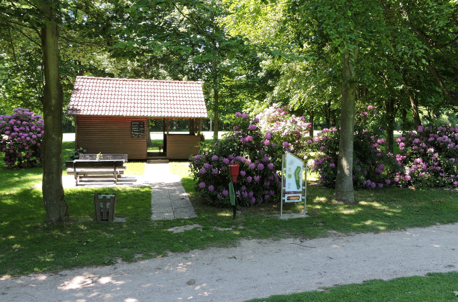 Bahn 10 des GC Ravensberger Land eignet sich für eine gemütliche Pause. (Foto: GC Ravensberger Land)