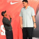 Tiger Woods traf in China Ex-NBA-Star Yao Ming und wirkte im Vergleich wie ein Zwerg.