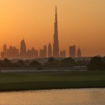 Golf in Dubai ist nicht nur bei den Profis beliebt, auch Touristen zieht es auf die zahlreichen Golfplätze am Persischen Golf.