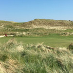 Golfen entlang der Dünen und im Rücken die "Sheephaven Bay". Linksgolf in Reinkultur! (Foto: Golf Post)