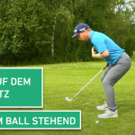 Über dem Ball stehend