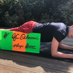 Erfolgreich und preisgekrönt: das Eichenrieder „Stay at home“-Digitaltraining mit Push-Ups & Co. Hier der 14-jährige Leon Doden beim Training. (Foto: privat)