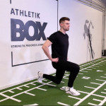 Simon Tholl, Sportwissenschaftler bei Daniel Philipp Personal Training, trainiert Deine Beweglichkeit im Lockdown. (Foto: Golf Post)