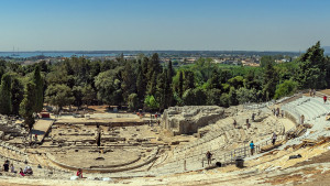 Das griechische Theater in Syrakus wurde um 470 v. Chr. erbaut und war das größte Theater der Antike. (Foto: Rabax63 - Wikipedia, CC BY-SA 4.0)