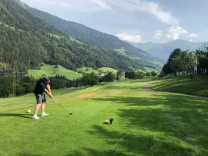 Golfclub Passeier Meran - Abschlag Bahn 1 (Foto: Golf Post)
