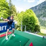 Schanzen-Shot-Sieger 2024 mit 9,20 Meter: Maik Mertens vom GC Bad Münstereifel bei der Vierplätzetournee. (Foto: Vierplätzetournee)