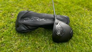 Der Cobra Darkspeed Driver im Produkttest der Golf Post Community. (Foto: Bastian Schuster)