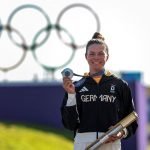 Esther Henseleit gewinnt die Silbermedaille im Golf bei Olympia 2024. Nach der Siegerehrung sprach sie mit Golf Post. (Foto: Getty)