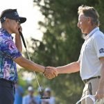 Y.E. Yang und Bernhard Langer nach dem Playoff auf der Champions Tour. (Fotos: Getty)