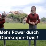 Oberkörper-Twist-Übung zur Verbesserung der Flexibilität und Stabilität im Golfschwung (Foto: Golfreich)