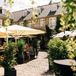 Genuss und Golf: In Ahrweiler gibt es Greenfee-Rabatte, regionale Kulinarik und vielseitige Freizeitmöglichkeiten in einer idyllischen Umgebung. (FotHotel Rodderhof)