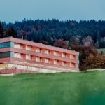 Das MentalSpa Resort Fritsch am Berg bietet einen tollen Blick auf die Alpen und den Bodensee (Foto: Fritsch am Berg).