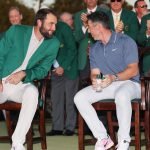 Scottie Scheffler und Rory McIlroy bei der Siegerehrung des US Masters 2025.(Foto: Getty)