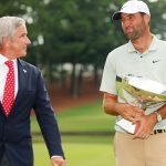 Jay Monahan und Scottie Scheffler bei der Tour Championship 2024. (Foto: Getty)