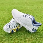 Under Armour Golf startet 2025 mit zwei neuen Modellen der Drive Pro Serie – im Gold-Look. (Foto: Under Armour Golf)