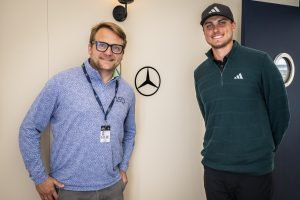 Ludvig Aberg im Gespräch mit Golf Post Gründer Matthias Gräf (Foto: Mercedes-Benz)
