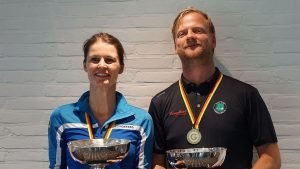 Maria Anetseder (GC Starnberg) und Frederik Strünker (GC Hubbelrath) sind die neuen Deutschen Meister der AK 30. (Foto: C&V Sport Promotion)