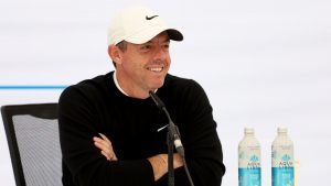 Rory McIlroy bei einer Pressekonferenz vor den Amgen Irish Open (Foto: Getty)