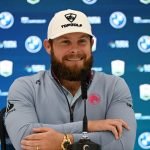 Tyrrell Hatton während einer Pressekonferenz über seine Feierlaune. (Foto: Getty)