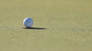 Jeder kennt das auslippen des Balls beim Putt. (Foto: Getty)
