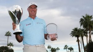 Stewart feiert seinen ersten Charles Schwab Cup der PGA Tour Champions (Foto: Getty)