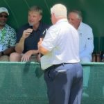 Ernie Els ehrt Gary Player bei Nedbank Golf Challenge 2025 - (@DPWorldTour)